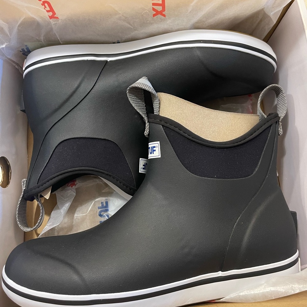 XTRATUF BLACK 6” ankle deck boot